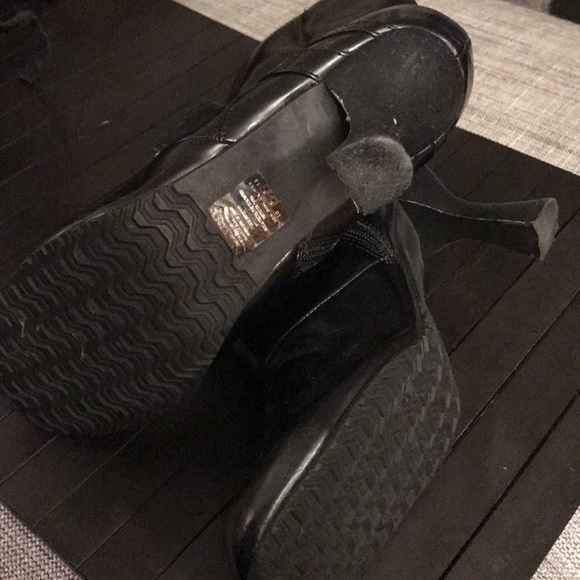 Kenneth Cole unlisted. Boot - Picture 2 of 3